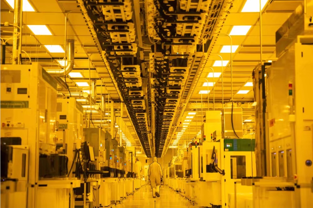 打破美国技术封锁，，，，芯片制造关键设备取得突破！！美国得失望了(图1)